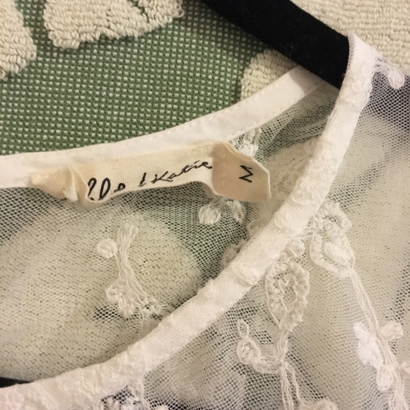 Lace Tank top - Picture 3 of 3